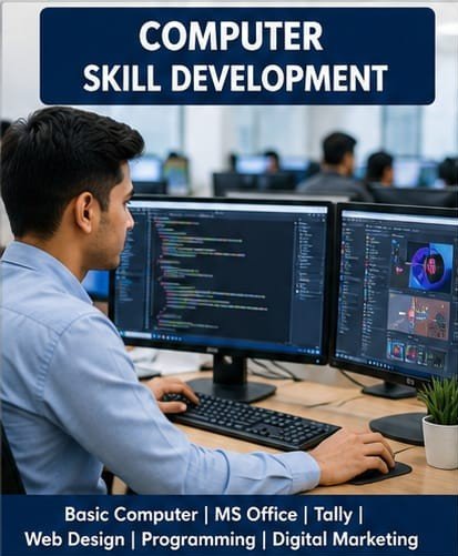 Student training on dual monitors in a computer lab
